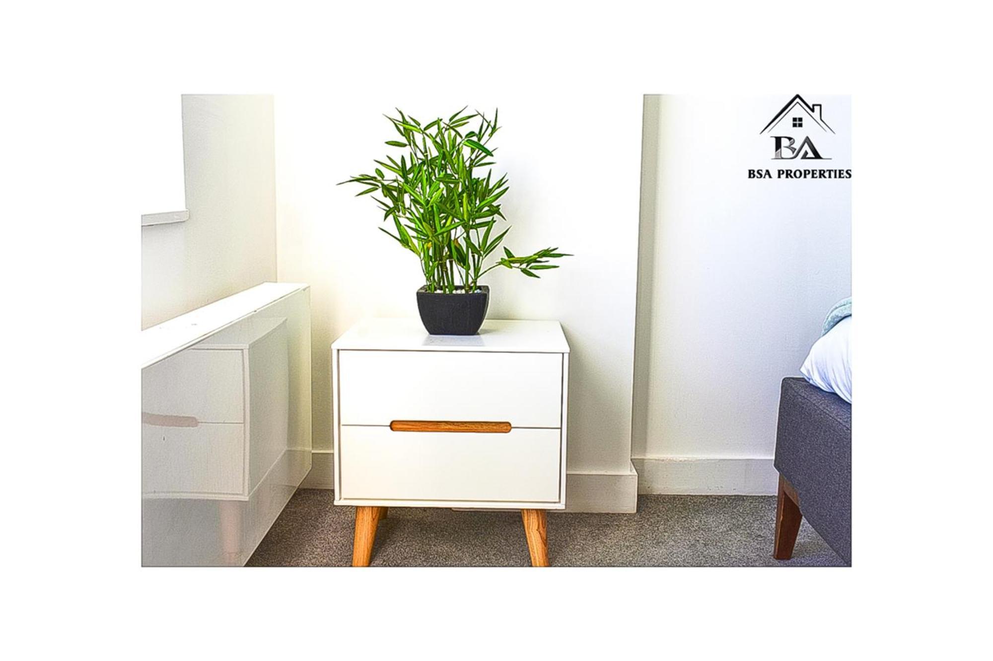 City Centre Apartment Close To Ascot & Legoland Sleep Upto 4 Guests - Parking On Request! Bracknell Exteriér fotografie