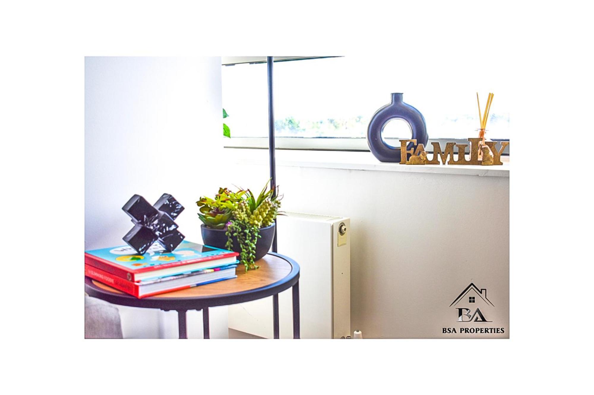 City Centre Apartment Close To Ascot & Legoland Sleep Upto 4 Guests - Parking On Request! Bracknell Exteriér fotografie
